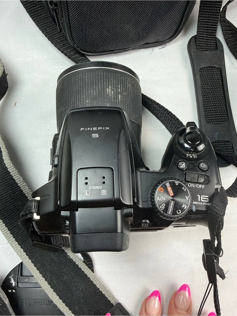 Fujifilm Finepix S8200 Digital Camera, Strap, & Case Not Working Display Or Part